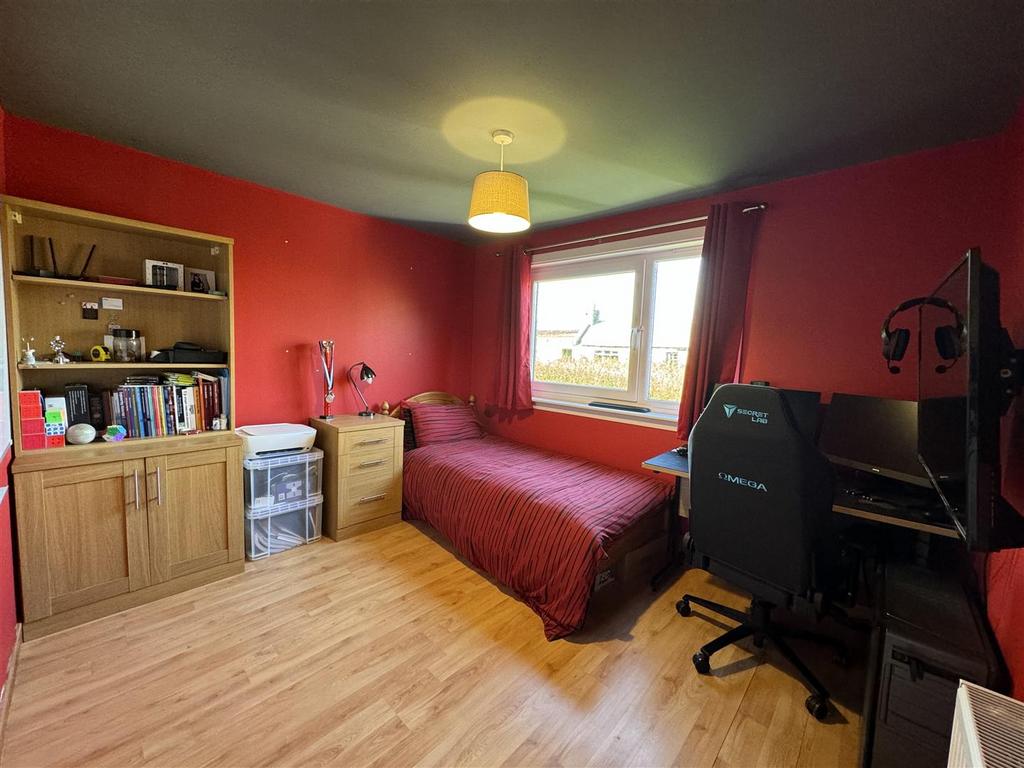 Bedroom 4.jpg
