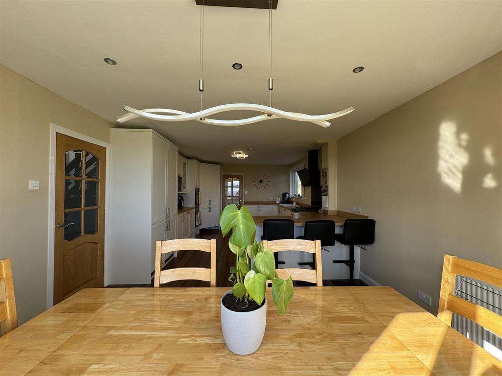 Dining area.jpg