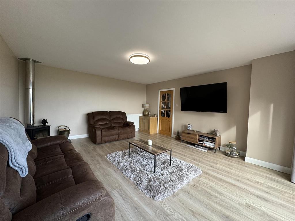 Lounge 2.jpg