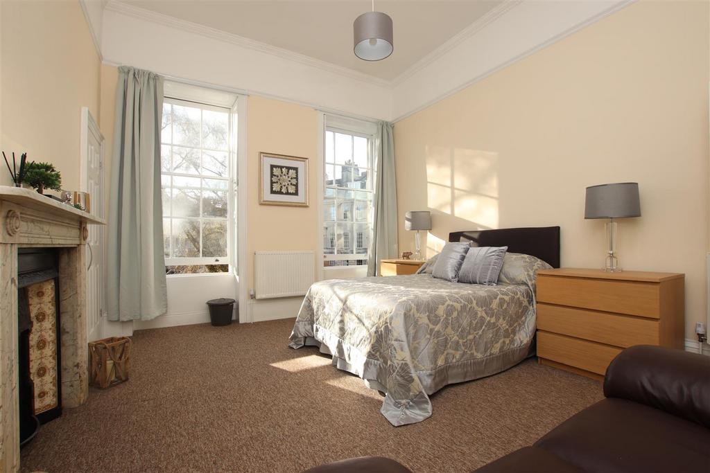Bedroom one (2).JPG