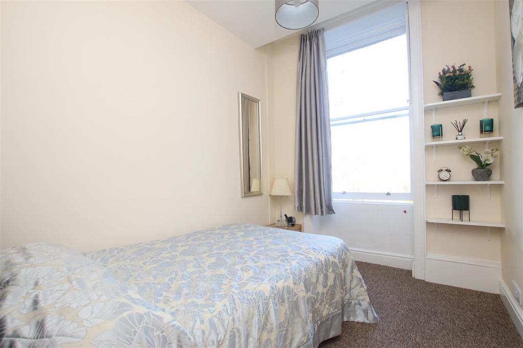 Bedroom two (2).JPG