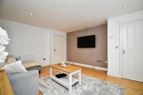 3 bedroom end of terrace house for sale, Barnard Park, Kingswood, Hull