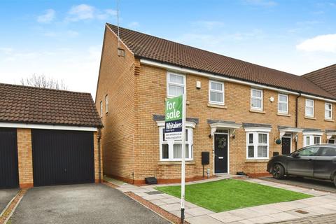 3 bedroom end of terrace house for sale, Barnard Park, Kingswood, Hull