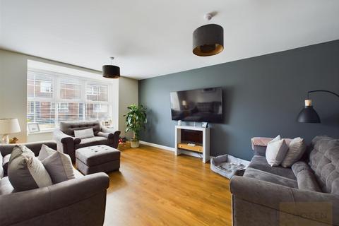 34 Bircher Way, Hucclecote, Gloucester, GL3 3QL