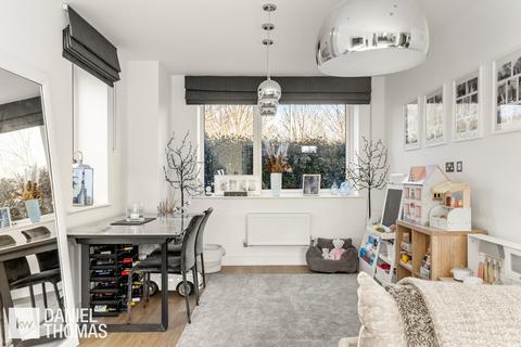 13 Willow Tree Drive, Waltham Cross, EN8 7FL
