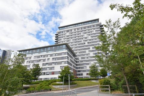 2 bedroom flat for sale, Skyline Plaza, Basingstoke RG21