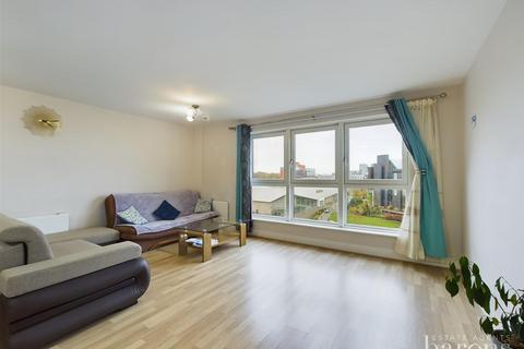 2 bedroom flat for sale, Skyline Plaza, Basingstoke RG21