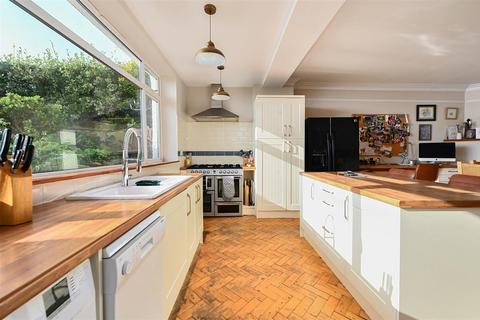 5a Channel View, Bexhill-on-sea, TN40 1JT
