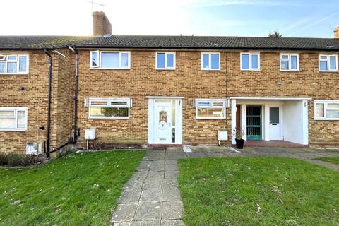 2 bedroom ground floor maisonette for sale, Mansfield Road, Chessington, Surrey. KT9 2PX