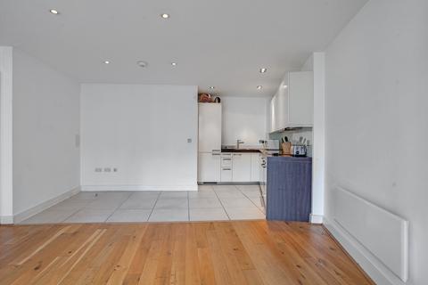 2 bedroom flat for sale, Times Square, City Quarter, London