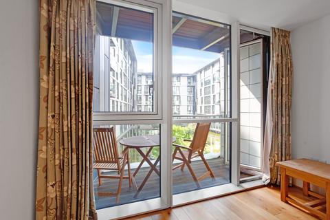 2 bedroom flat for sale, Times Square, City Quarter, London