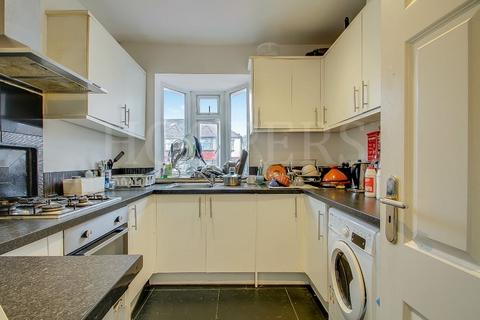 4 bedroom house of multiple occupation for sale, Chartley Avenue, London, NW2