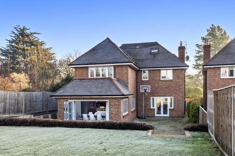 5 bedroom detached house to rent, Leatherhead Road, Oxshott, Leatherhead, Surrey, KT22.