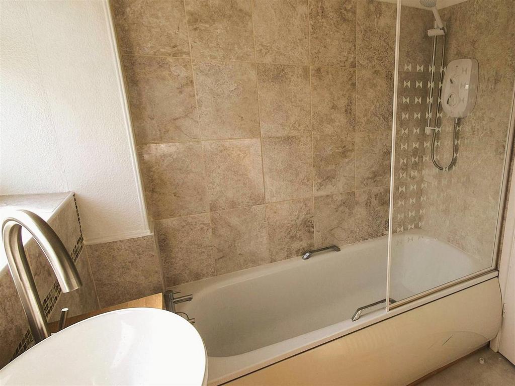 13 bathroom 1.jpg