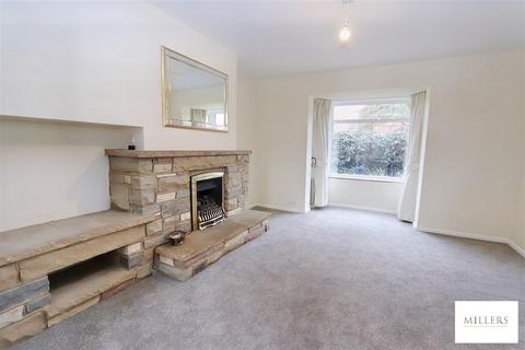 3 bedroom terraced house to rent, Lower Swaines, Epping