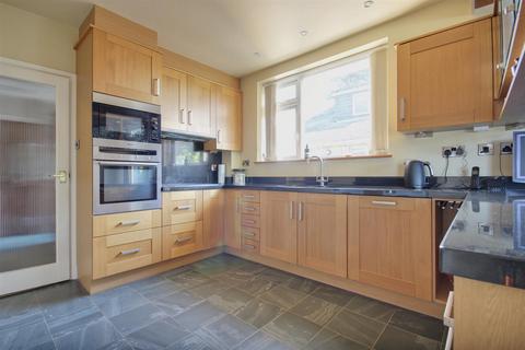 4 bedroom detached bungalow for sale, Southfield, Hessle