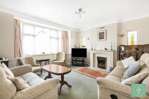 2 The Woodlands, London, N14 5RN