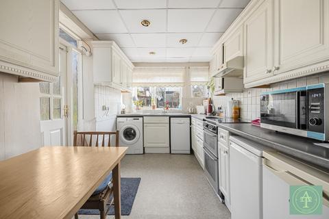 2 The Woodlands, London, N14 5RN