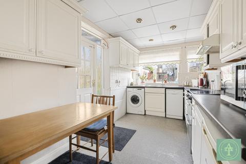 2 The Woodlands, London, N14 5RN