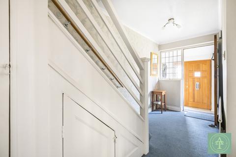 2 The Woodlands, London, N14 5RN