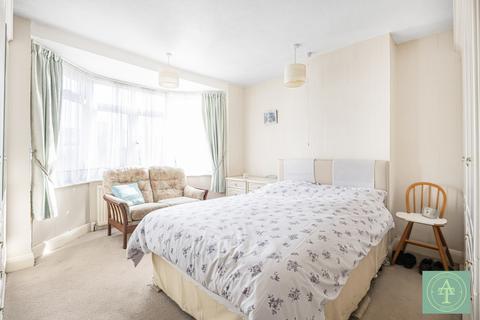 2 The Woodlands, London, N14 5RN