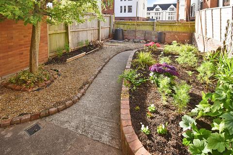 25 Cotfield Street, Exeter, EX2 8EE