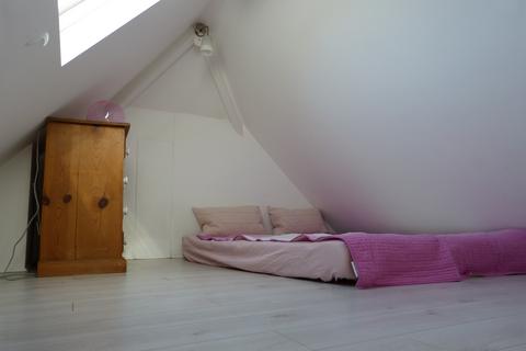 Studio to rent, TEMPLE GARDENS, LONDON, NW11