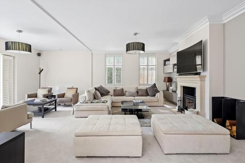 4 bedroom detached house to rent, Fir Tree Road, Banstead, Surrey, SM7