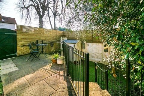83 Hampton Road, Hampton Hill, Hampton, TW12 1JQ