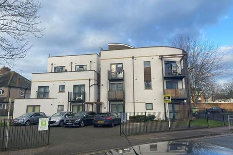 1 bedroom flat for sale, Flat 2 Chandos Parade, Buckingham Road, Edgware, Middlesex, HA8 6DX