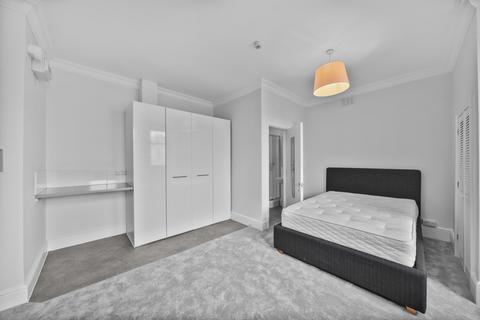 Studio to rent, Egerton Gardens Knightsbridge SW3