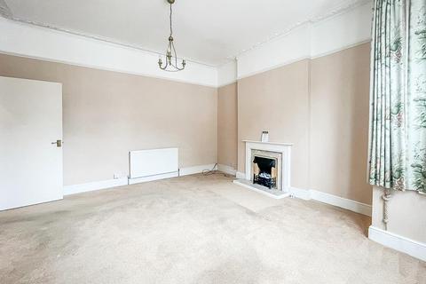 2 bedroom flat for sale, Manor Road, Westcliff-on-Sea SS0