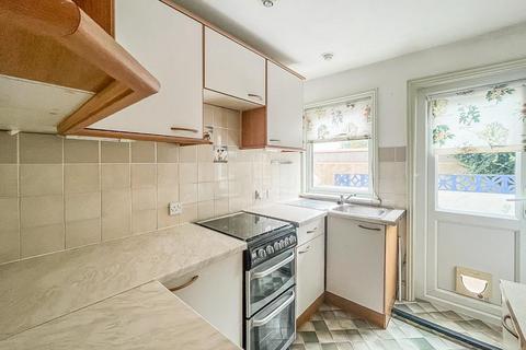 2 bedroom flat for sale, Manor Road, Westcliff-on-Sea SS0