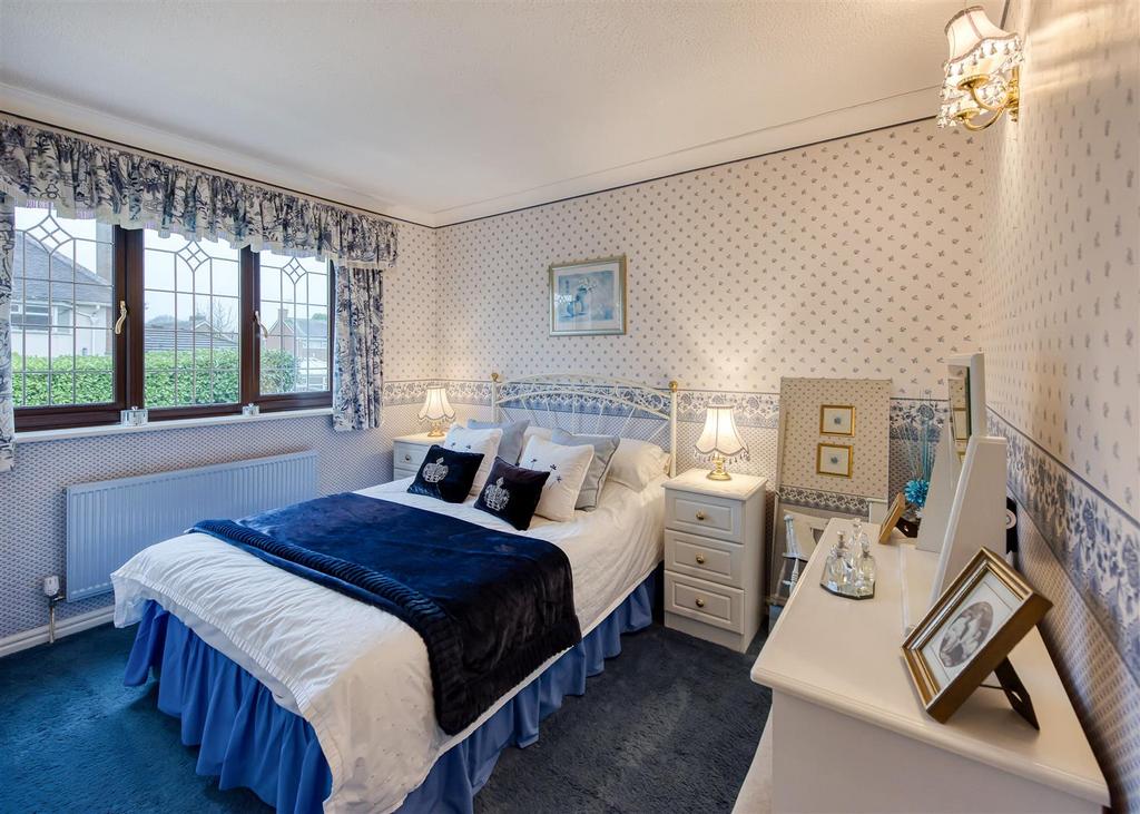 3 Cranmere Court-bed2a.jpg