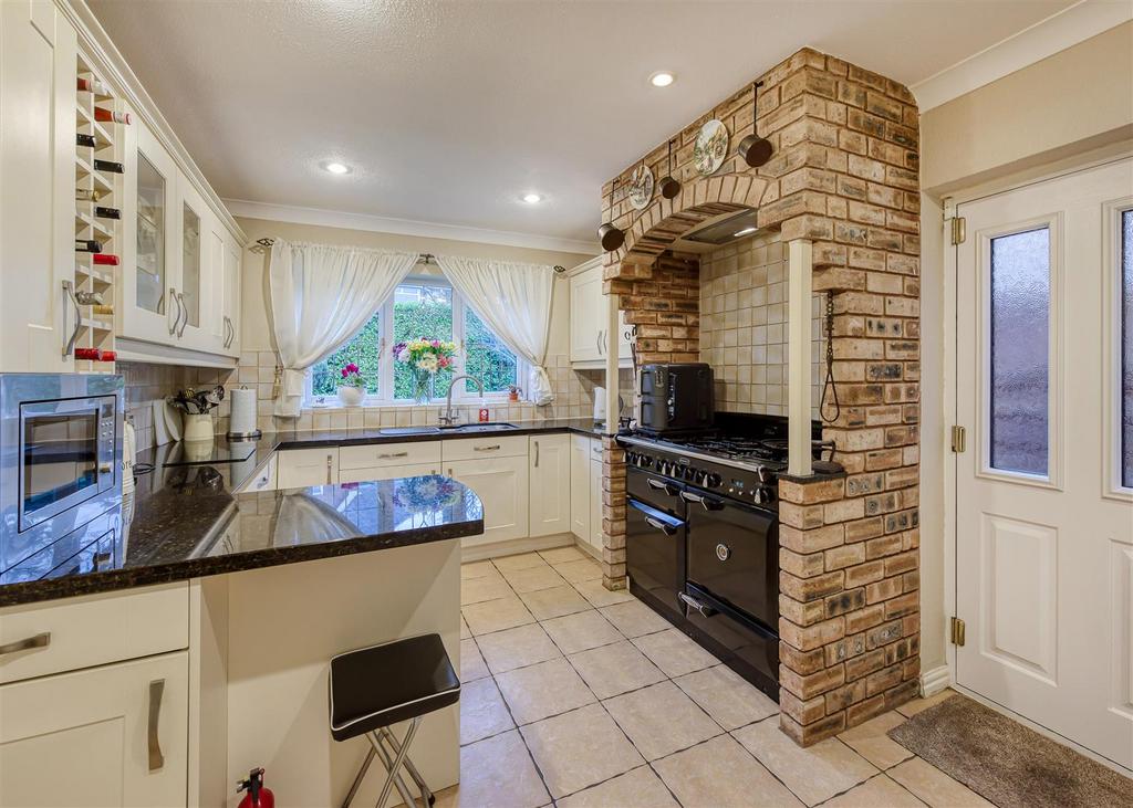 3 Cranmere Court-kitchen1.jpg