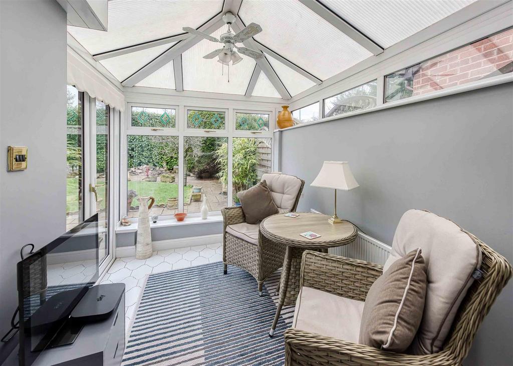 3 Cranmere Court-conservatory.jpg