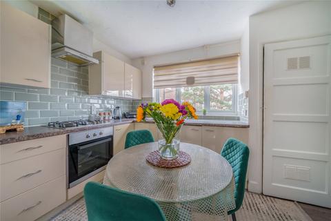 2 bedroom flat for sale, Cromwell Road, Walton-On-Thames, Surrey, KT12