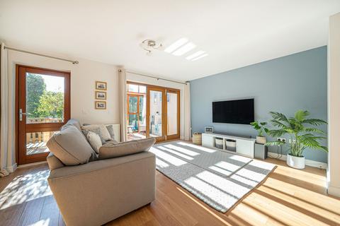 124 Foxdown, Overton, Basingstoke, RG25 3JQ