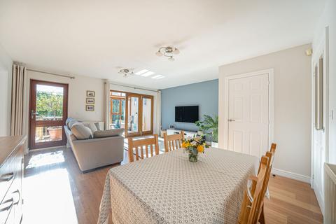 124 Foxdown, Overton, Basingstoke, RG25 3JQ