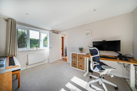 124 Foxdown, Overton, Basingstoke, RG25 3JQ