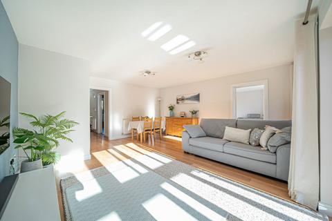 124 Foxdown, Overton, Basingstoke, RG25 3JQ