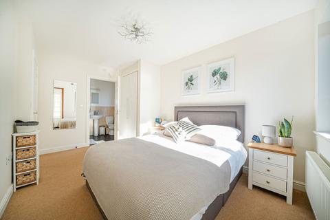 124 Foxdown, Overton, Basingstoke, RG25 3JQ