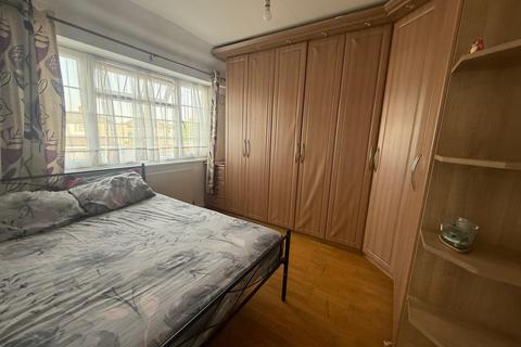 12 Phelps Way, Hayes, UB3 4LH