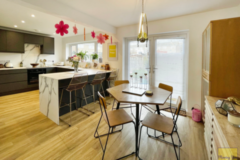 3 bedroom end of terrace house for sale, New Cheltenham Road, Bristol, Gloucestershire