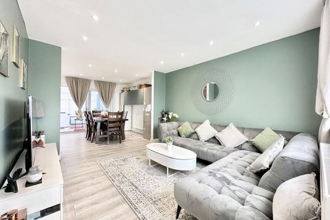 4 Little Town, Oldham, OL8 4LW