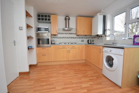 2 bedroom terraced house to rent, Redmayne Drive, CM2