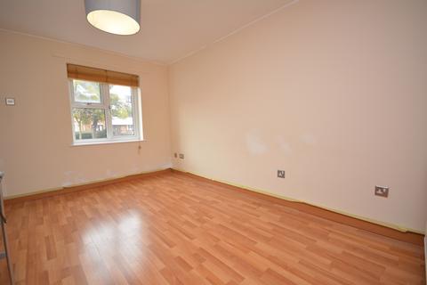 2 bedroom terraced house to rent, Redmayne Drive, CM2