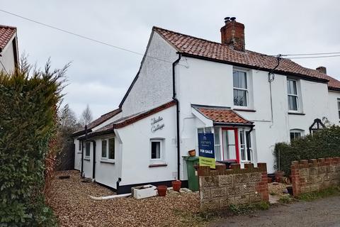 2 bedroom cottage for sale, 44 Queen Street, Spooner Row, Wymondham, Norfolk NR18 9JU