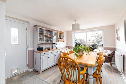 36 Aire Grove, Yeadon, Leeds, LS19 7TY