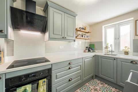 27 The Breeze, Brierley Hill, DY5 3AG